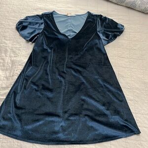 New from boutique never worn blue velvet style dress. Size medium